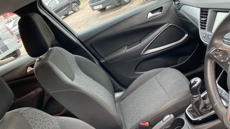 Vauxhall Crossland 1.2 Design 5dr Petrol Hatchback